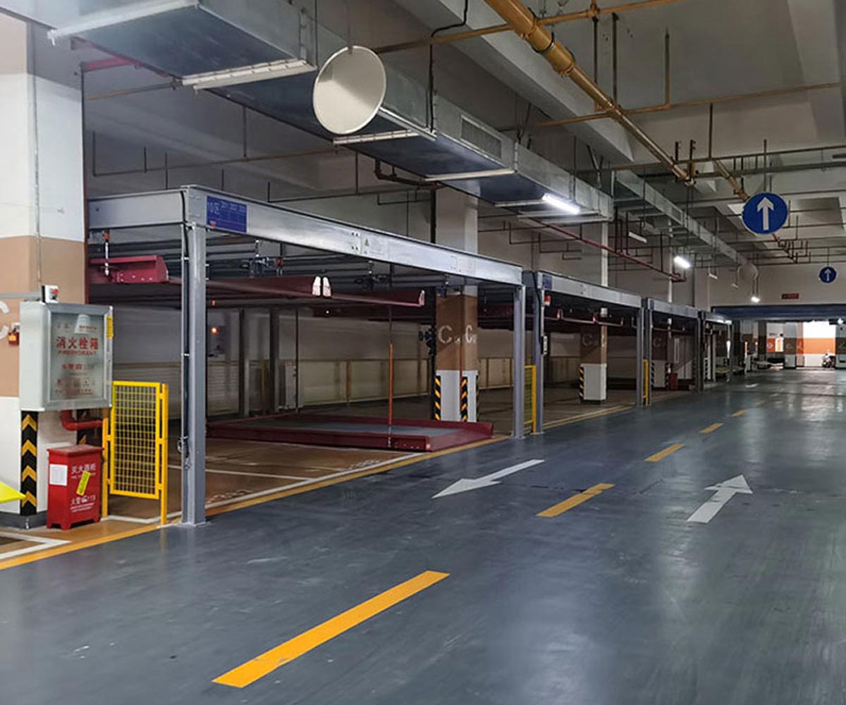 西區(qū)兩柱式停車立體車庫(kù)拆除