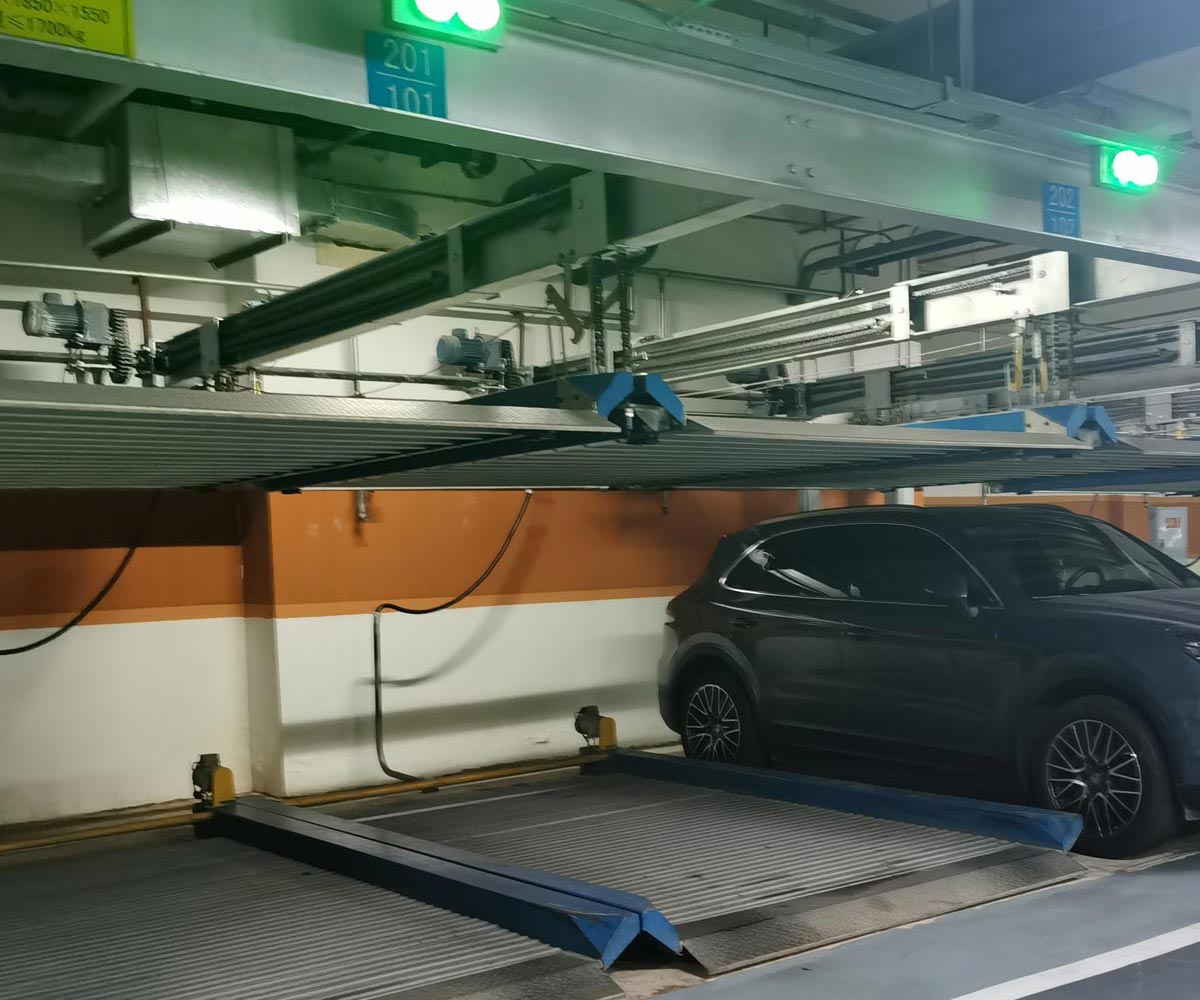機(jī)械立體車庫(kù)采用鏈條與鋼絲繩提升方式的區(qū)別